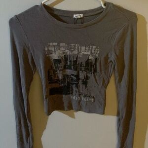 garage graphic long sleeve size xs